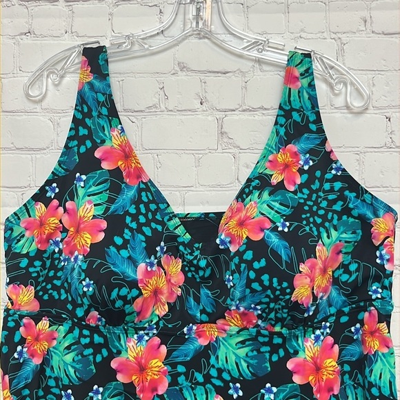 Swimsuits for All V Neck Flowy Tankini Top - Picture 2 of 11
